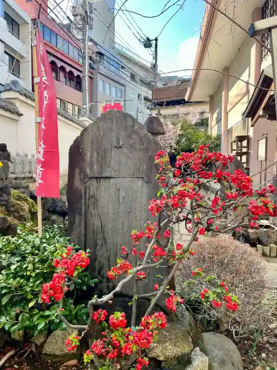 聖輪寺の{uncategorized: "未分類", other: "その他", undefined: "問題あり", building: "その他建物", grave: "お墓", sacred_gate: "鳥居", guardian: "狛犬", statue: "像", buddha: "仏像", history: "歴史", nature: "自然", garden: "庭園", animal: "動物", pagoda: "塔", temizu: "手水舎", mountain_gate: "山門・神門", sanctuary: "本殿・本堂", subordinate: "末社・摂社", art: "芸術", scenery: "景色", jizo: "地蔵", ema: "絵馬", goshuin: "御朱印", omikuji: "おみくじ", items: "授与品その他", amulet: "お守り", goshuincho: "御朱印帳", eats: "食事", festival: "お祭り", votive_dance: "神楽", shichigosan: "七五三参", wedding: "結婚式", experience: "体験その他", initially: "初詣", around: "周辺", anti_infection: "感染症対策"}