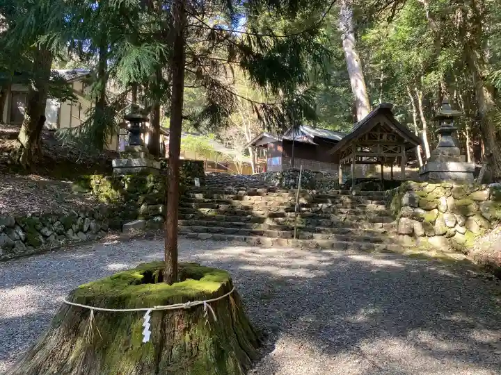 元伊勢内宮 皇大神社の{uncategorized: "未分類", other: "その他", undefined: "問題あり", building: "その他建物", grave: "お墓", sacred_gate: "鳥居", guardian: "狛犬", statue: "像", buddha: "仏像", history: "歴史", nature: "自然", garden: "庭園", animal: "動物", pagoda: "塔", temizu: "手水舎", mountain_gate: "山門・神門", sanctuary: "本殿・本堂", subordinate: "末社・摂社", art: "芸術", scenery: "景色", jizo: "地蔵", ema: "絵馬", goshuin: "御朱印", omikuji: "おみくじ", items: "授与品その他", amulet: "お守り", goshuincho: "御朱印帳", eats: "食事", festival: "お祭り", votive_dance: "神楽", shichigosan: "七五三参", wedding: "結婚式", experience: "体験その他", initially: "初詣", around: "周辺", anti_infection: "感染症対策"}