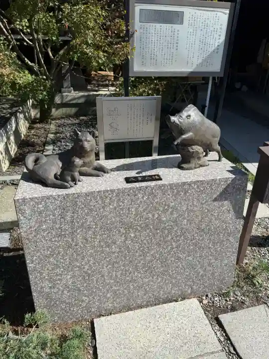 行田八幡神社の{uncategorized: "未分類", other: "その他", undefined: "問題あり", building: "その他建物", grave: "お墓", sacred_gate: "鳥居", guardian: "狛犬", statue: "像", buddha: "仏像", history: "歴史", nature: "自然", garden: "庭園", animal: "動物", pagoda: "塔", temizu: "手水舎", mountain_gate: "山門・神門", sanctuary: "本殿・本堂", subordinate: "末社・摂社", art: "芸術", scenery: "景色", jizo: "地蔵", ema: "絵馬", goshuin: "御朱印", omikuji: "おみくじ", items: "授与品その他", amulet: "お守り", goshuincho: "御朱印帳", eats: "食事", festival: "お祭り", votive_dance: "神楽", shichigosan: "七五三参", wedding: "結婚式", experience: "体験その他", initially: "初詣", around: "周辺", anti_infection: "感染症対策"}