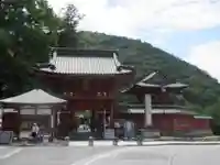 中禅寺立木観音の山門・神門