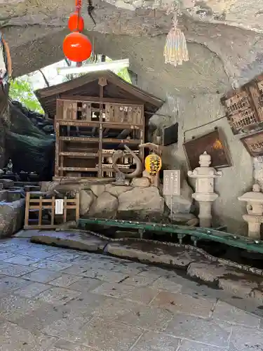 銭洗弁財天宇賀福神社(神奈川県)