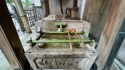 八坂神社 御手洗井の手水舎