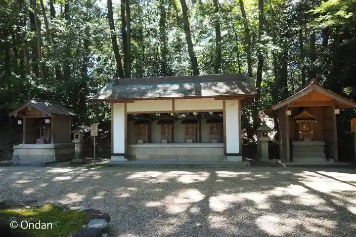 往馬坐伊古麻都比古神社の末社・摂社