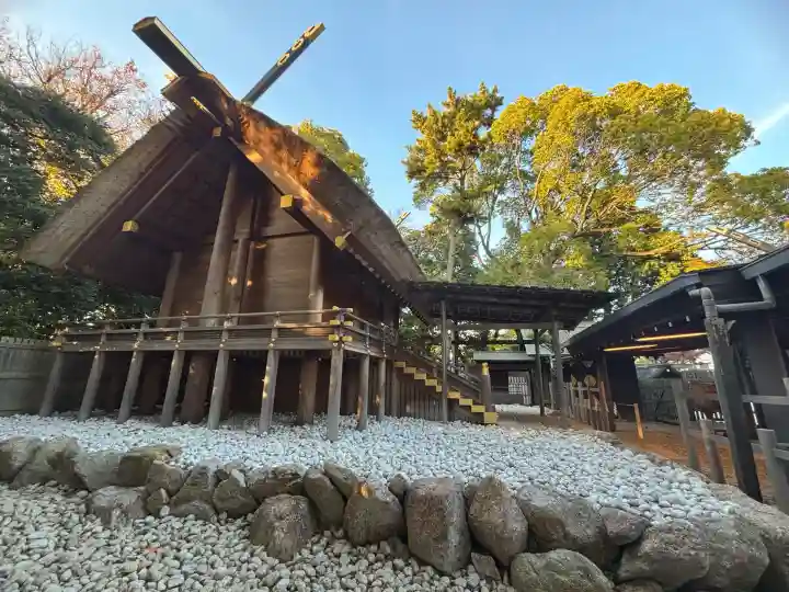 伊勢山皇大神宮の{uncategorized: "未分類", other: "その他", undefined: "問題あり", building: "その他建物", grave: "お墓", sacred_gate: "鳥居", guardian: "狛犬", statue: "像", buddha: "仏像", history: "歴史", nature: "自然", garden: "庭園", animal: "動物", pagoda: "塔", temizu: "手水舎", mountain_gate: "山門・神門", sanctuary: "本殿・本堂", subordinate: "末社・摂社", art: "芸術", scenery: "景色", jizo: "地蔵", ema: "絵馬", goshuin: "御朱印", omikuji: "おみくじ", items: "授与品その他", amulet: "お守り", goshuincho: "御朱印帳", eats: "食事", festival: "お祭り", votive_dance: "神楽", shichigosan: "七五三参", wedding: "結婚式", experience: "体験その他", initially: "初詣", around: "周辺", anti_infection: "感染症対策"}