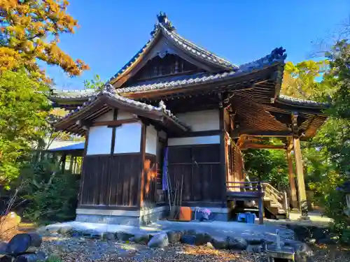 内母神社の本殿・本堂