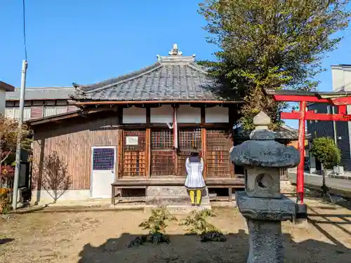 伊庭薬師堂の本殿・本堂