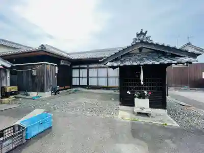 地蔵堂 (繁栄地蔵尊)の{uncategorized: "未分類", other: "その他", undefined: "問題あり", building: "その他建物", grave: "お墓", sacred_gate: "鳥居", guardian: "狛犬", statue: "像", buddha: "仏像", history: "歴史", nature: "自然", garden: "庭園", animal: "動物", pagoda: "塔", temizu: "手水舎", mountain_gate: "山門・神門", sanctuary: "本殿・本堂", subordinate: "末社・摂社", art: "芸術", scenery: "景色", jizo: "地蔵", ema: "絵馬", goshuin: "御朱印", omikuji: "おみくじ", items: "授与品その他", amulet: "お守り", goshuincho: "御朱印帳", eats: "食事", festival: "お祭り", votive_dance: "神楽", shichigosan: "七五三参", wedding: "結婚式", experience: "体験その他", initially: "初詣", around: "周辺", anti_infection: "感染症対策"}