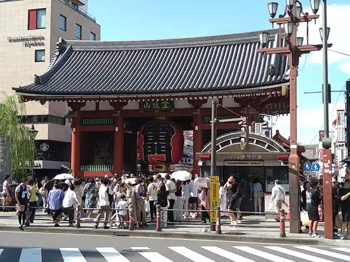 浅草寺の山門・神門