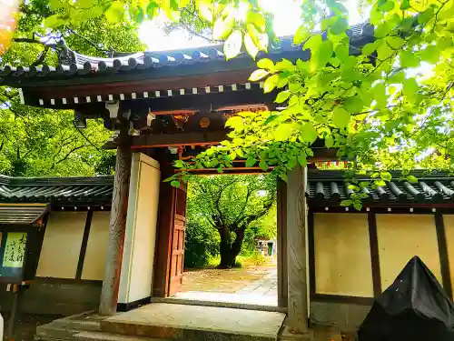 白毫寺の山門・神門
