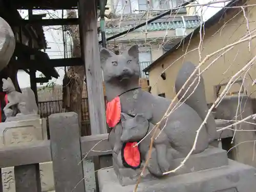 被官稲荷神社の狛犬