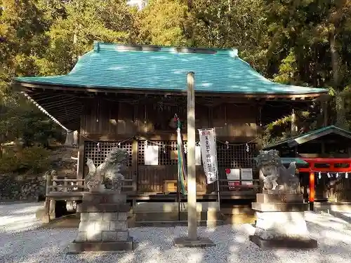 吾那神社の本殿・本堂