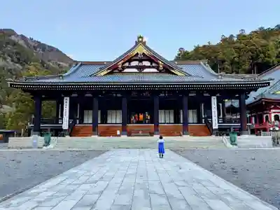 久遠寺の本殿・本堂