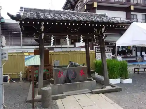 羽田神社の手水舎