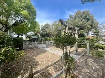 桜島神社の{uncategorized: "未分類", other: "その他", undefined: "問題あり", building: "その他建物", grave: "お墓", sacred_gate: "鳥居", guardian: "狛犬", statue: "像", buddha: "仏像", history: "歴史", nature: "自然", garden: "庭園", animal: "動物", pagoda: "塔", temizu: "手水舎", mountain_gate: "山門・神門", sanctuary: "本殿・本堂", subordinate: "末社・摂社", art: "芸術", scenery: "景色", jizo: "地蔵", ema: "絵馬", goshuin: "御朱印", omikuji: "おみくじ", items: "授与品その他", amulet: "お守り", goshuincho: "御朱印帳", eats: "食事", festival: "お祭り", votive_dance: "神楽", shichigosan: "七五三参", wedding: "結婚式", experience: "体験その他", initially: "初詣", around: "周辺", anti_infection: "感染症対策"}