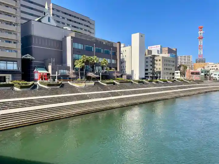 上土朝日稲荷神社の{uncategorized: "未分類", other: "その他", undefined: "問題あり", building: "その他建物", grave: "お墓", sacred_gate: "鳥居", guardian: "狛犬", statue: "像", buddha: "仏像", history: "歴史", nature: "自然", garden: "庭園", animal: "動物", pagoda: "塔", temizu: "手水舎", mountain_gate: "山門・神門", sanctuary: "本殿・本堂", subordinate: "末社・摂社", art: "芸術", scenery: "景色", jizo: "地蔵", ema: "絵馬", goshuin: "御朱印", omikuji: "おみくじ", items: "授与品その他", amulet: "お守り", goshuincho: "御朱印帳", eats: "食事", festival: "お祭り", votive_dance: "神楽", shichigosan: "七五三参", wedding: "結婚式", experience: "体験その他", initially: "初詣", around: "周辺", anti_infection: "感染症対策"}