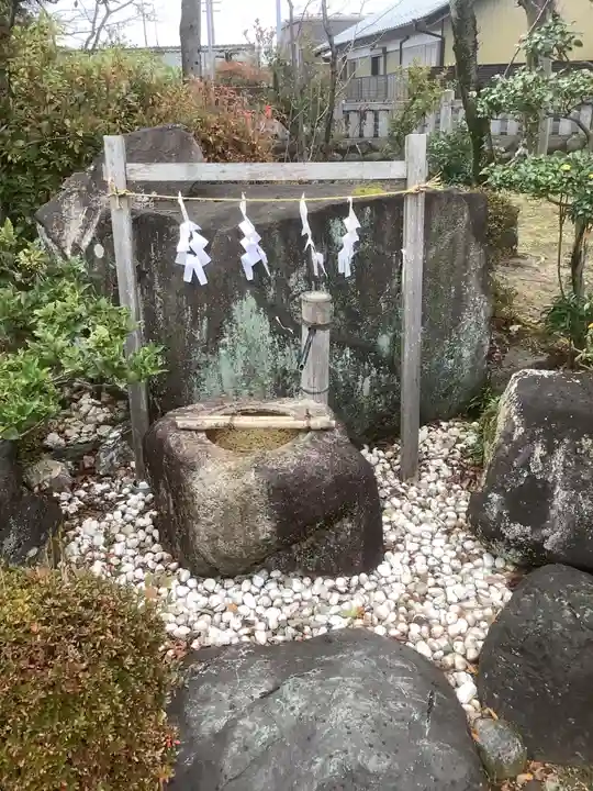 籠守勝手神社(木曽川町黒田)の手水舎