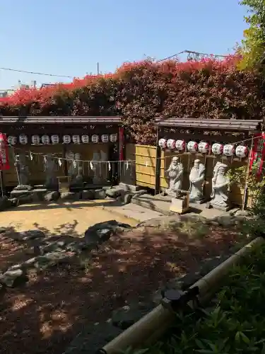 中野沼袋氷川神社の{uncategorized: "未分類", other: "その他", undefined: "問題あり", building: "その他建物", grave: "お墓", sacred_gate: "鳥居", guardian: "狛犬", statue: "像", buddha: "仏像", history: "歴史", nature: "自然", garden: "庭園", animal: "動物", pagoda: "塔", temizu: "手水舎", mountain_gate: "山門・神門", sanctuary: "本殿・本堂", subordinate: "末社・摂社", art: "芸術", scenery: "景色", jizo: "地蔵", ema: "絵馬", goshuin: "御朱印", omikuji: "おみくじ", items: "授与品その他", amulet: "お守り", goshuincho: "御朱印帳", eats: "食事", festival: "お祭り", votive_dance: "神楽", shichigosan: "七五三参", wedding: "結婚式", experience: "体験その他", initially: "初詣", around: "周辺", anti_infection: "感染症対策"}