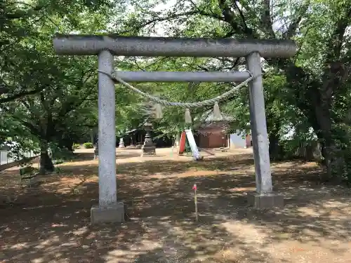 金鑚神社の{uncategorized: "未分類", other: "その他", undefined: "問題あり", building: "その他建物", grave: "お墓", sacred_gate: "鳥居", guardian: "狛犬", statue: "像", buddha: "仏像", history: "歴史", nature: "自然", garden: "庭園", animal: "動物", pagoda: "塔", temizu: "手水舎", mountain_gate: "山門・神門", sanctuary: "本殿・本堂", subordinate: "末社・摂社", art: "芸術", scenery: "景色", jizo: "地蔵", ema: "絵馬", goshuin: "御朱印", omikuji: "おみくじ", items: "授与品その他", amulet: "お守り", goshuincho: "御朱印帳", eats: "食事", festival: "お祭り", votive_dance: "神楽", shichigosan: "七五三参", wedding: "結婚式", experience: "体験その他", initially: "初詣", around: "周辺", anti_infection: "感染症対策"}