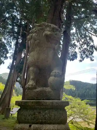 諏訪神社の狛犬