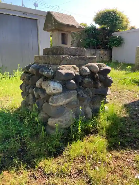 綱島神社の{uncategorized: "未分類", other: "その他", undefined: "問題あり", building: "その他建物", grave: "お墓", sacred_gate: "鳥居", guardian: "狛犬", statue: "像", buddha: "仏像", history: "歴史", nature: "自然", garden: "庭園", animal: "動物", pagoda: "塔", temizu: "手水舎", mountain_gate: "山門・神門", sanctuary: "本殿・本堂", subordinate: "末社・摂社", art: "芸術", scenery: "景色", jizo: "地蔵", ema: "絵馬", goshuin: "御朱印", omikuji: "おみくじ", items: "授与品その他", amulet: "お守り", goshuincho: "御朱印帳", eats: "食事", festival: "お祭り", votive_dance: "神楽", shichigosan: "七五三参", wedding: "結婚式", experience: "体験その他", initially: "初詣", around: "周辺", anti_infection: "感染症対策"}