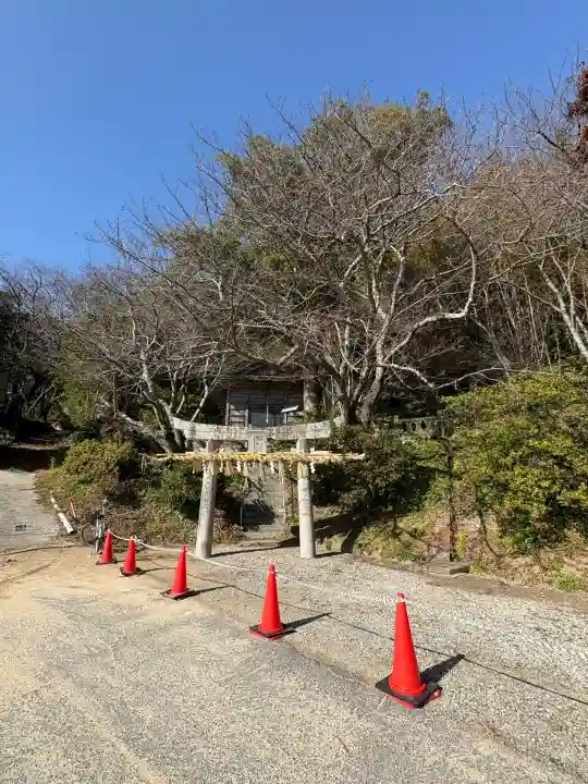 天満宮の{uncategorized: "未分類", other: "その他", undefined: "問題あり", building: "その他建物", grave: "お墓", sacred_gate: "鳥居", guardian: "狛犬", statue: "像", buddha: "仏像", history: "歴史", nature: "自然", garden: "庭園", animal: "動物", pagoda: "塔", temizu: "手水舎", mountain_gate: "山門・神門", sanctuary: "本殿・本堂", subordinate: "末社・摂社", art: "芸術", scenery: "景色", jizo: "地蔵", ema: "絵馬", goshuin: "御朱印", omikuji: "おみくじ", items: "授与品その他", amulet: "お守り", goshuincho: "御朱印帳", eats: "食事", festival: "お祭り", votive_dance: "神楽", shichigosan: "七五三参", wedding: "結婚式", experience: "体験その他", initially: "初詣", around: "周辺", anti_infection: "感染症対策"}