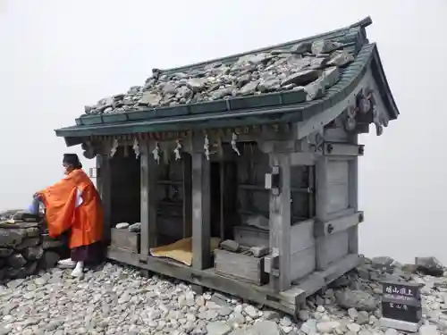雄山神社峰本社の本殿・本堂