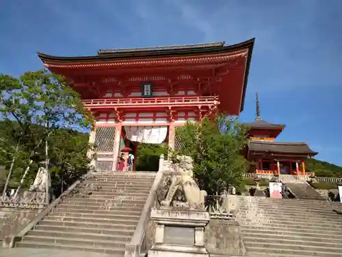 清水寺の山門・神門
