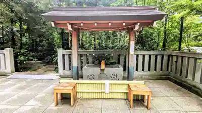 福徳神社（芽吹稲荷）の手水舎