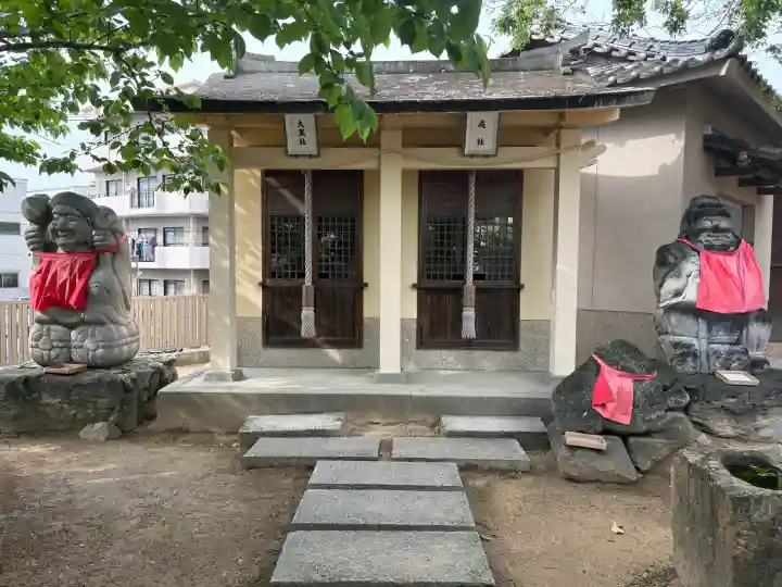 舞子六神社/まいこむの宮の{uncategorized: "未分類", other: "その他", undefined: "問題あり", building: "その他建物", grave: "お墓", sacred_gate: "鳥居", guardian: "狛犬", statue: "像", buddha: "仏像", history: "歴史", nature: "自然", garden: "庭園", animal: "動物", pagoda: "塔", temizu: "手水舎", mountain_gate: "山門・神門", sanctuary: "本殿・本堂", subordinate: "末社・摂社", art: "芸術", scenery: "景色", jizo: "地蔵", ema: "絵馬", goshuin: "御朱印", omikuji: "おみくじ", items: "授与品その他", amulet: "お守り", goshuincho: "御朱印帳", eats: "食事", festival: "お祭り", votive_dance: "神楽", shichigosan: "七五三参", wedding: "結婚式", experience: "体験その他", initially: "初詣", around: "周辺", anti_infection: "感染症対策"}