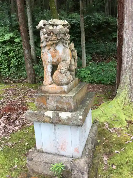 八幡神社の狛犬