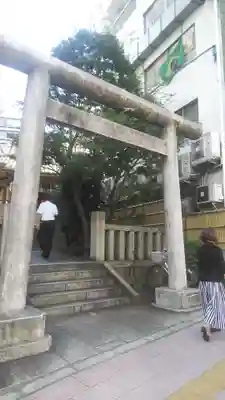 飯倉熊野神社の鳥居