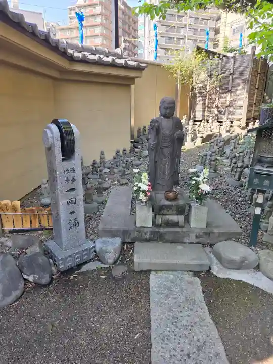 大圓寺の{uncategorized: "未分類", other: "その他", undefined: "問題あり", building: "その他建物", grave: "お墓", sacred_gate: "鳥居", guardian: "狛犬", statue: "像", buddha: "仏像", history: "歴史", nature: "自然", garden: "庭園", animal: "動物", pagoda: "塔", temizu: "手水舎", mountain_gate: "山門・神門", sanctuary: "本殿・本堂", subordinate: "末社・摂社", art: "芸術", scenery: "景色", jizo: "地蔵", ema: "絵馬", goshuin: "御朱印", omikuji: "おみくじ", items: "授与品その他", amulet: "お守り", goshuincho: "御朱印帳", eats: "食事", festival: "お祭り", votive_dance: "神楽", shichigosan: "七五三参", wedding: "結婚式", experience: "体験その他", initially: "初詣", around: "周辺", anti_infection: "感染症対策"}