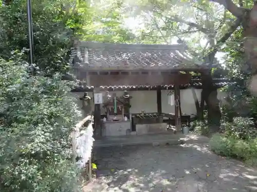 漢國神社の手水舎