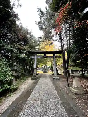 春日部八幡神社の鳥居