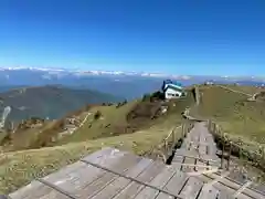 劔山本宮宝蔵石神社の景色