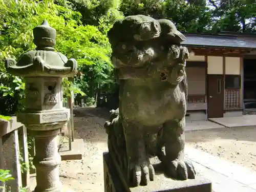 諏訪神社の狛犬