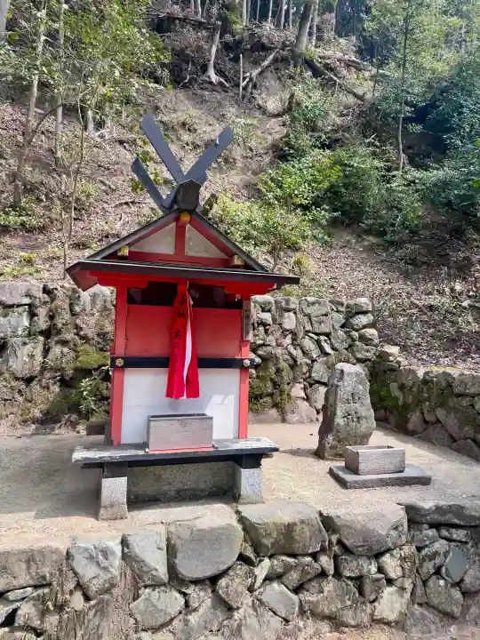 玉津岡神社の{uncategorized: "未分類", other: "その他", undefined: "問題あり", building: "その他建物", grave: "お墓", sacred_gate: "鳥居", guardian: "狛犬", statue: "像", buddha: "仏像", history: "歴史", nature: "自然", garden: "庭園", animal: "動物", pagoda: "塔", temizu: "手水舎", mountain_gate: "山門・神門", sanctuary: "本殿・本堂", subordinate: "末社・摂社", art: "芸術", scenery: "景色", jizo: "地蔵", ema: "絵馬", goshuin: "御朱印", omikuji: "おみくじ", items: "授与品その他", amulet: "お守り", goshuincho: "御朱印帳", eats: "食事", festival: "お祭り", votive_dance: "神楽", shichigosan: "七五三参", wedding: "結婚式", experience: "体験その他", initially: "初詣", around: "周辺", anti_infection: "感染症対策"}