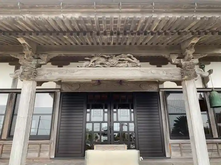 津慶寺の本殿・本堂