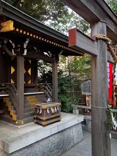 飯富稲荷神社の本殿