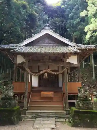 弓削神社の本殿・本堂