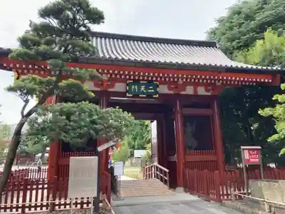 浅草神社の山門・神門