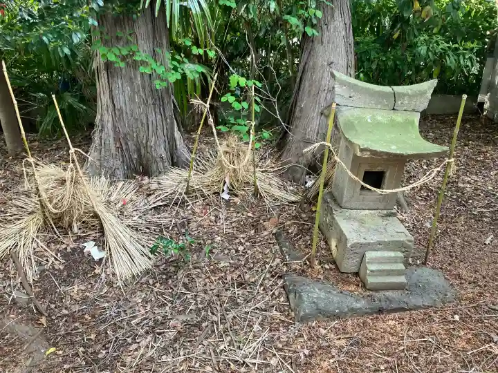 羽牛田町高龗神社の{uncategorized: "未分類", other: "その他", undefined: "問題あり", building: "その他建物", grave: "お墓", sacred_gate: "鳥居", guardian: "狛犬", statue: "像", buddha: "仏像", history: "歴史", nature: "自然", garden: "庭園", animal: "動物", pagoda: "塔", temizu: "手水舎", mountain_gate: "山門・神門", sanctuary: "本殿・本堂", subordinate: "末社・摂社", art: "芸術", scenery: "景色", jizo: "地蔵", ema: "絵馬", goshuin: "御朱印", omikuji: "おみくじ", items: "授与品その他", amulet: "お守り", goshuincho: "御朱印帳", eats: "食事", festival: "お祭り", votive_dance: "神楽", shichigosan: "七五三参", wedding: "結婚式", experience: "体験その他", initially: "初詣", around: "周辺", anti_infection: "感染症対策"}