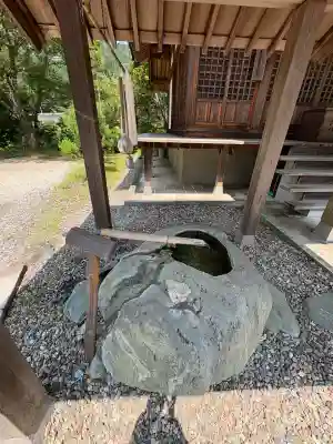 上田渡薬師堂の手水舎