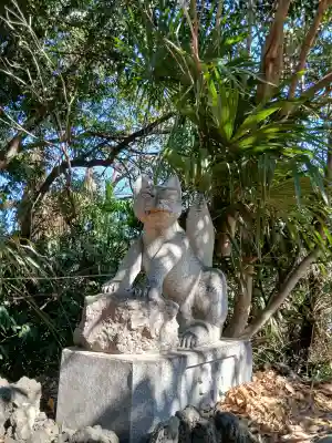 富士見稲荷神社の{uncategorized: "未分類", other: "その他", undefined: "問題あり", building: "その他建物", grave: "お墓", sacred_gate: "鳥居", guardian: "狛犬", statue: "像", buddha: "仏像", history: "歴史", nature: "自然", garden: "庭園", animal: "動物", pagoda: "塔", temizu: "手水舎", mountain_gate: "山門・神門", sanctuary: "本殿・本堂", subordinate: "末社・摂社", art: "芸術", scenery: "景色", jizo: "地蔵", ema: "絵馬", goshuin: "御朱印", omikuji: "おみくじ", items: "授与品その他", amulet: "お守り", goshuincho: "御朱印帳", eats: "食事", festival: "お祭り", votive_dance: "神楽", shichigosan: "七五三参", wedding: "結婚式", experience: "体験その他", initially: "初詣", around: "周辺", anti_infection: "感染症対策"}