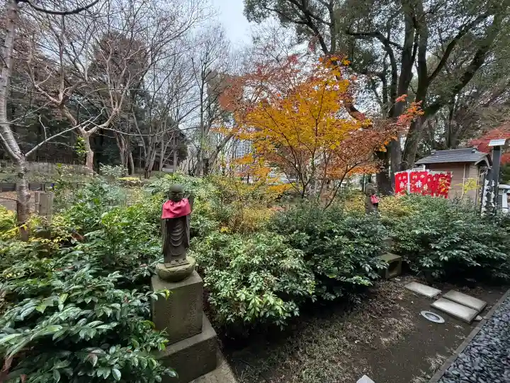 増上寺塔頭 三縁山 宝珠院の{uncategorized: "未分類", other: "その他", undefined: "問題あり", building: "その他建物", grave: "お墓", sacred_gate: "鳥居", guardian: "狛犬", statue: "像", buddha: "仏像", history: "歴史", nature: "自然", garden: "庭園", animal: "動物", pagoda: "塔", temizu: "手水舎", mountain_gate: "山門・神門", sanctuary: "本殿・本堂", subordinate: "末社・摂社", art: "芸術", scenery: "景色", jizo: "地蔵", ema: "絵馬", goshuin: "御朱印", omikuji: "おみくじ", items: "授与品その他", amulet: "お守り", goshuincho: "御朱印帳", eats: "食事", festival: "お祭り", votive_dance: "神楽", shichigosan: "七五三参", wedding: "結婚式", experience: "体験その他", initially: "初詣", around: "周辺", anti_infection: "感染症対策"}