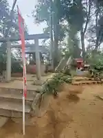 丸々稲荷の鳥居