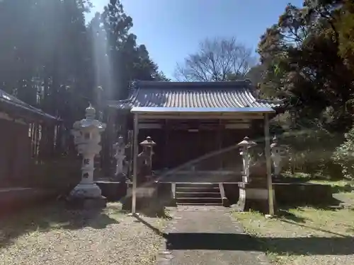 神明神社の本殿