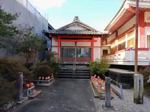 安祥毘沙門天（極楽寺）の末社・摂社