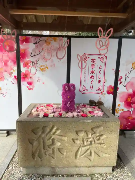 大御和神社の{uncategorized: "未分類", other: "その他", undefined: "問題あり", building: "その他建物", grave: "お墓", sacred_gate: "鳥居", guardian: "狛犬", statue: "像", buddha: "仏像", history: "歴史", nature: "自然", garden: "庭園", animal: "動物", pagoda: "塔", temizu: "手水舎", mountain_gate: "山門・神門", sanctuary: "本殿・本堂", subordinate: "末社・摂社", art: "芸術", scenery: "景色", jizo: "地蔵", ema: "絵馬", goshuin: "御朱印", omikuji: "おみくじ", items: "授与品その他", amulet: "お守り", goshuincho: "御朱印帳", eats: "食事", festival: "お祭り", votive_dance: "神楽", shichigosan: "七五三参", wedding: "結婚式", experience: "体験その他", initially: "初詣", around: "周辺", anti_infection: "感染症対策"}