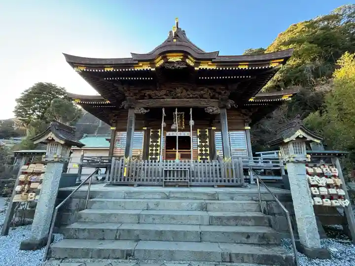 叶神社 (西叶神社)の{uncategorized: "未分類", other: "その他", undefined: "問題あり", building: "その他建物", grave: "お墓", sacred_gate: "鳥居", guardian: "狛犬", statue: "像", buddha: "仏像", history: "歴史", nature: "自然", garden: "庭園", animal: "動物", pagoda: "塔", temizu: "手水舎", mountain_gate: "山門・神門", sanctuary: "本殿・本堂", subordinate: "末社・摂社", art: "芸術", scenery: "景色", jizo: "地蔵", ema: "絵馬", goshuin: "御朱印", omikuji: "おみくじ", items: "授与品その他", amulet: "お守り", goshuincho: "御朱印帳", eats: "食事", festival: "お祭り", votive_dance: "神楽", shichigosan: "七五三参", wedding: "結婚式", experience: "体験その他", initially: "初詣", around: "周辺", anti_infection: "感染症対策"}